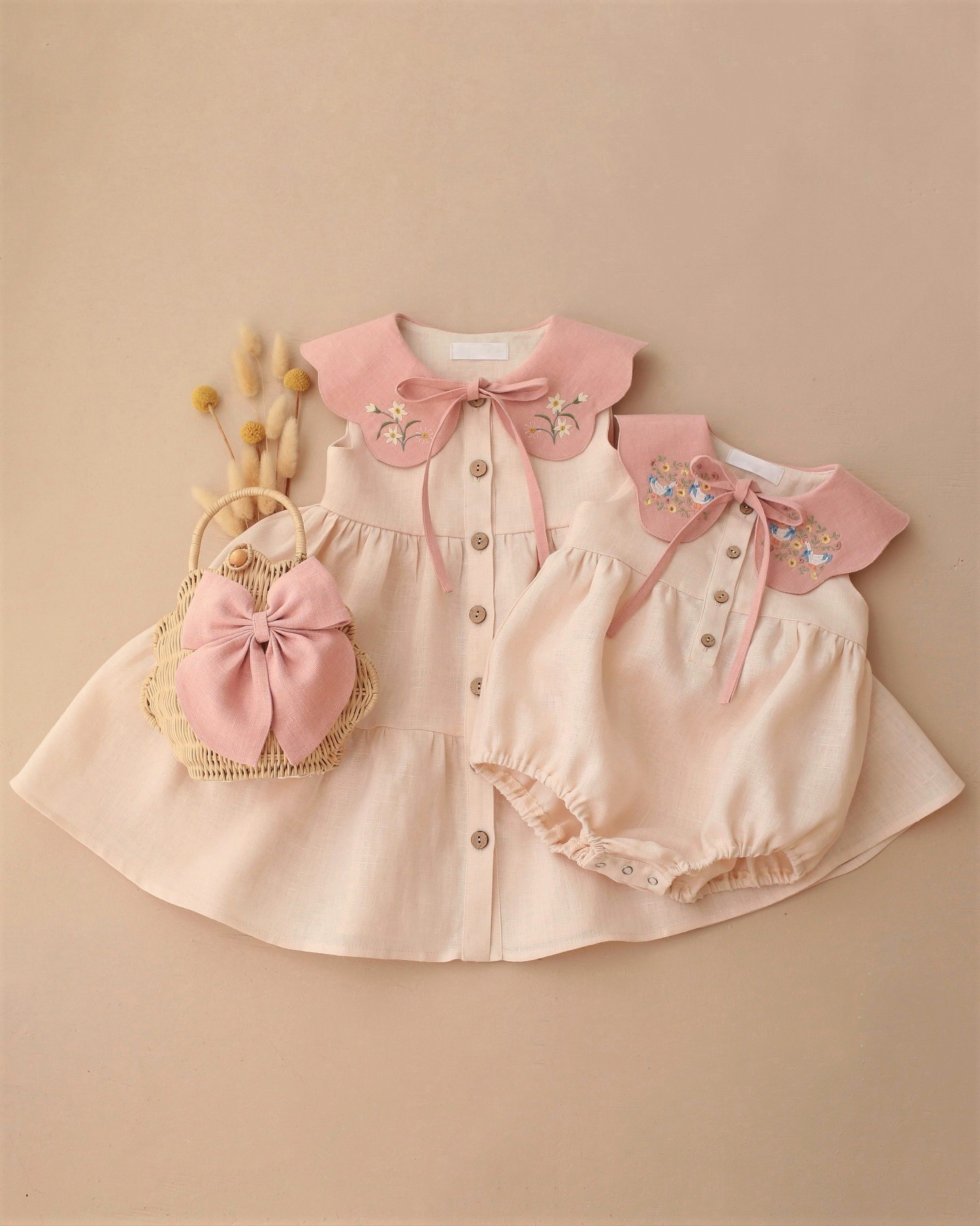 Photography Duck - Robe Salopette en Lin Beige Broderie